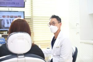 수암동치과 원장님 사진